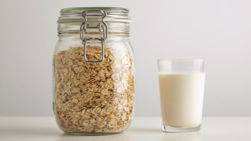 calories in oats with milk