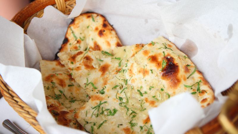 calories in roghni naan