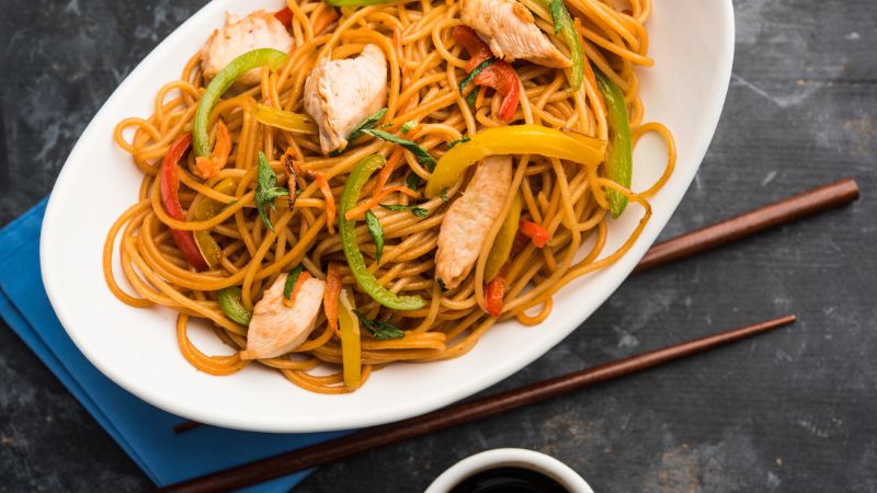 calories in chicken chow mein